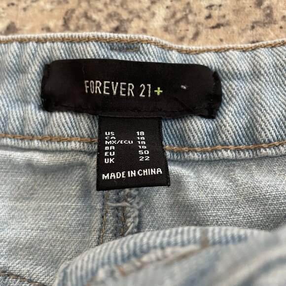 Forever 21 Womens Denim Mini Skirt 18 Plus Light Wash Jean - Picture 3 of 6